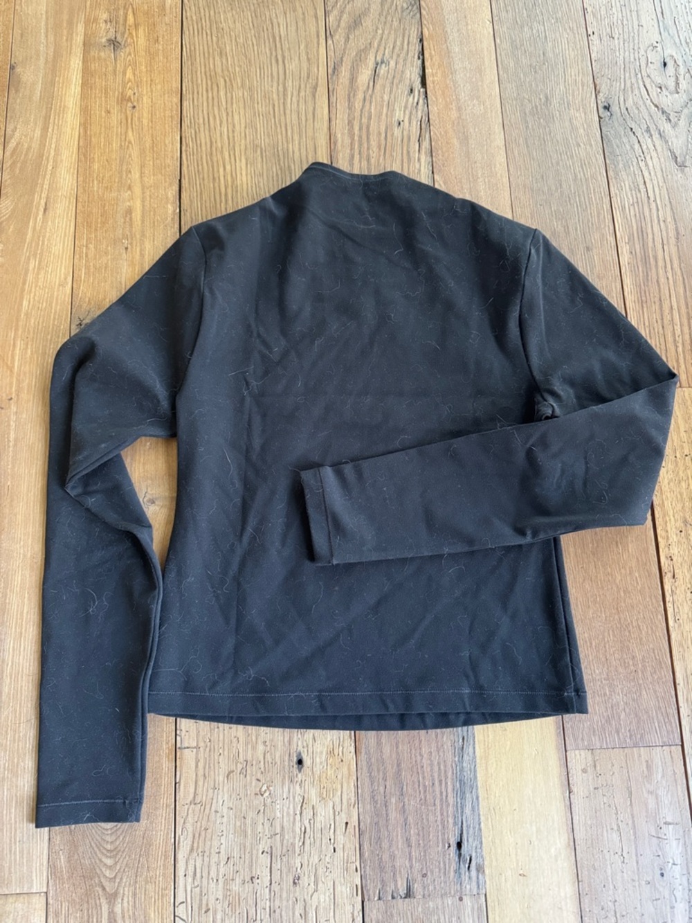 Vuori Black Long-Sleeve Athletic Top